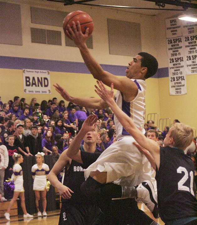 Sumner senior Keenen Jackson goes for a layup during the win over Bonney Lake on Friday.