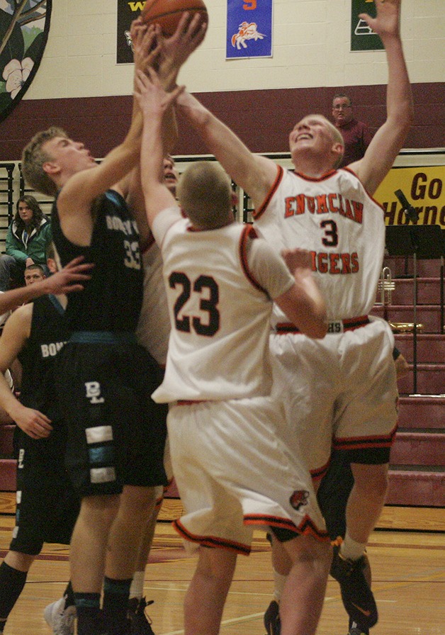 Bonney Lake sophomore Eric Voellger fights for the basket against Enumclaw on Jan. 21. The Panthers lost a close game 67-62.