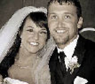 Couple wed in Buckley then off to Hawaii
