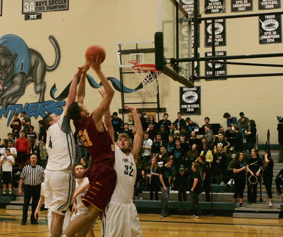 The Enumclaw Hornets beat out the Bonney Lake Panthers 62-41 in their Jan. 29 game at BLHS.