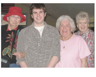 Seniors’ stories help culminate senior project