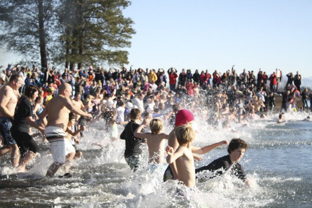 Hundreds dove into Lake Tapps yesterday for the 2013 Polar Bear Plunge