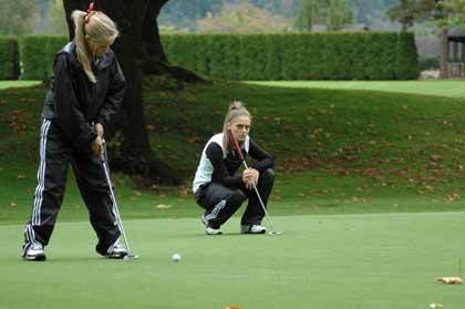 Kaylin Podolak putts across the green during Enumclaw versus Bonney Lake play at High Cedars Golf Club in Orting.