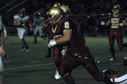 Anthony Dove sprints down field during action with Sumner Friday.