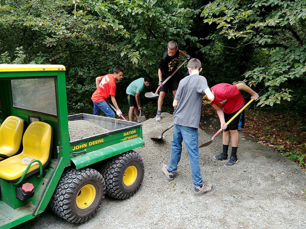 Enumclaw cross country team does trail work at Nolte State Park
