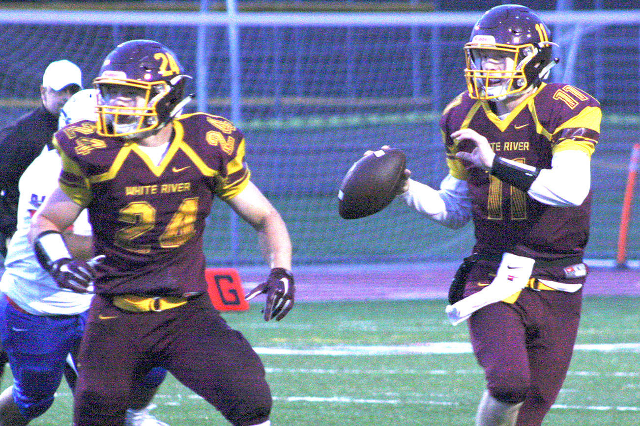 Prep football roundup: Enumclaw improves to 3-0, others sit at 2-1