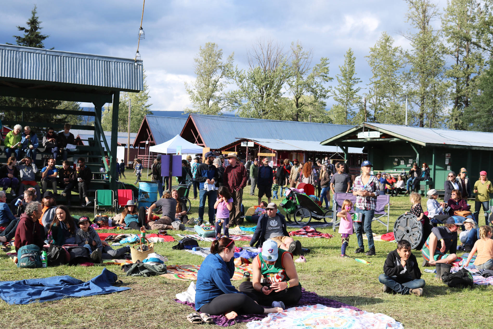 The crowd at the 2018 Midsummer Festival. (Michael Grace-Dacosta photo)