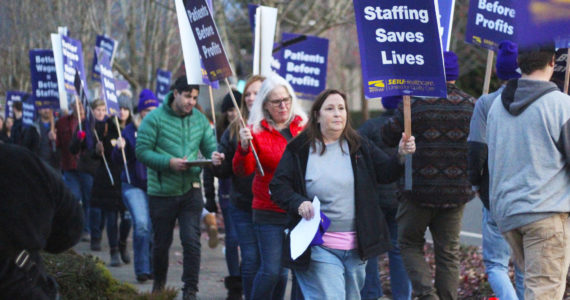 Photo by Ray Miller-Still
A few dozen St. Elizabeth hospital nurses, off duty, and their families and friends held an information picket last Thursday to protest high nurse-patient ratios, unsafe working conditions, and low pay.