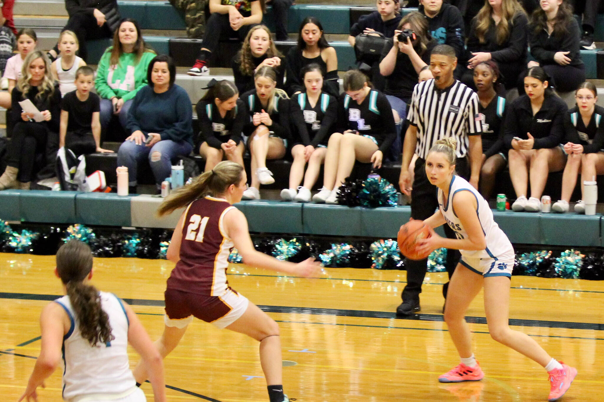 Bonney Lake Panthers senior Evin Elias drives down the court in a Nov. 29 game against the EHS girls. Photo by Andy Orozco