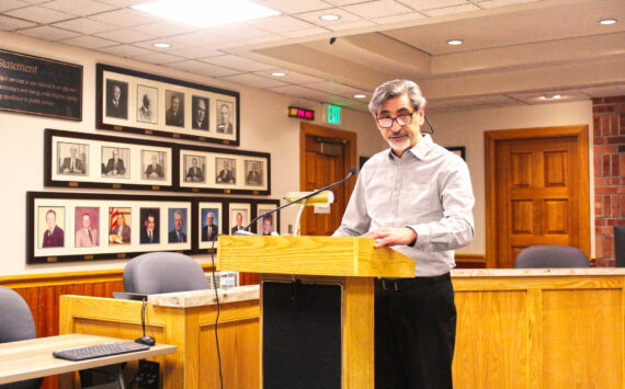 Enumclaw Mayor Jan Molinaro giving his annual State of the City address on April 15. Photo by Ray Miller-Still
