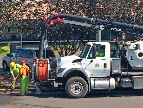 City staff cleaning Sumner streets.