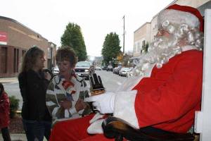 Hundreds of shoppers got a start on their holiday lists this past weekend during the annual Hometown Holiday celebration in Sumner.