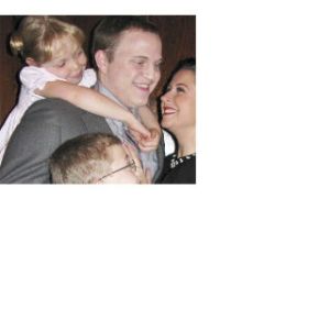 ManeStage Theatre Company will present a musical version of “It’s A Wonderful Life!” at the Sumner Performing Arts Center Friday