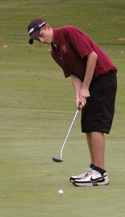 Tanner Shertsobitoff lines up a putt at Tapps Island during recent play with Sumner.