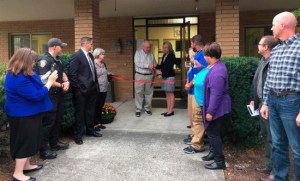 Mayor Enslow and Superintendent Laurie Dent cut the ribbon on the City's new location to house the Elhi Hill program.