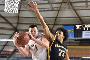 Enumclaw Hornets wins one, drops two in Tacoma Dome