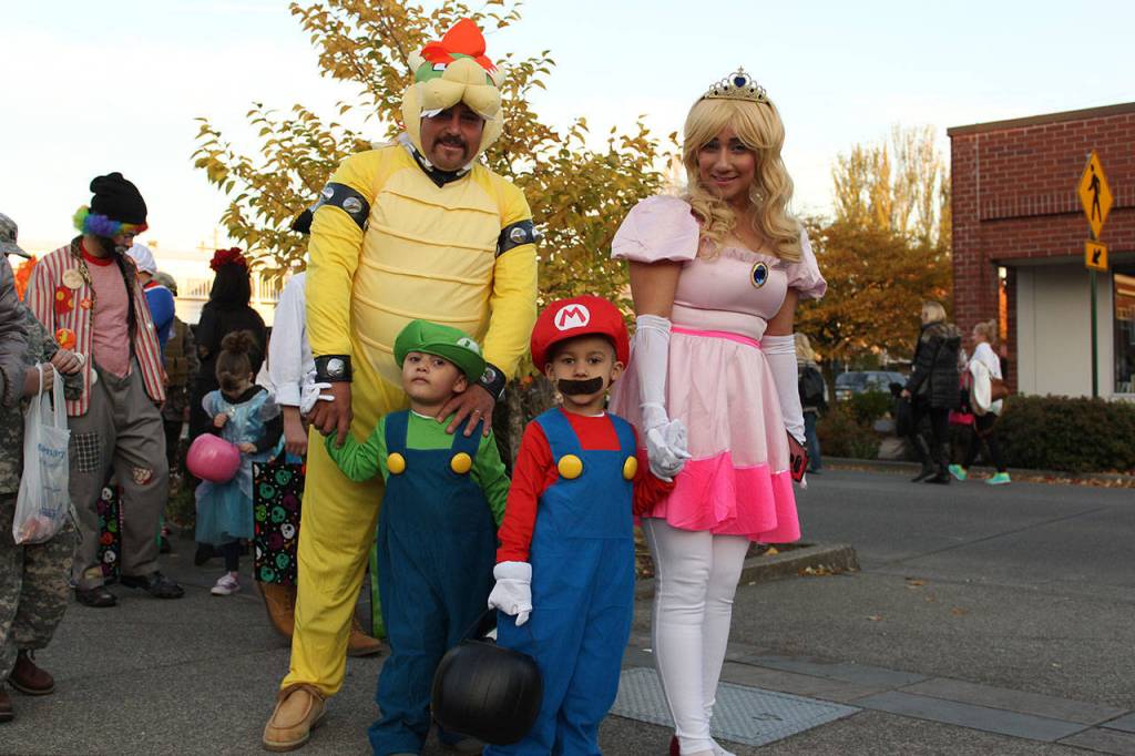 Enumclaw’s ‘super’ trick or treat event | Slideshow