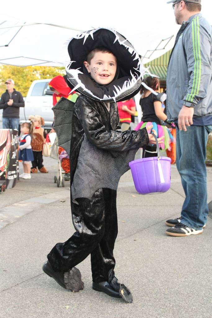 Enumclaw’s ‘super’ trick or treat event | Slideshow