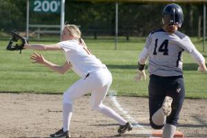 EHS baseball, fastpitch enjoy sunny weather
