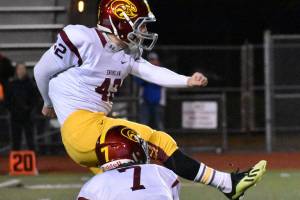 Friday night football: EHS bounces back with victory over Beamer, White River falls to Fife