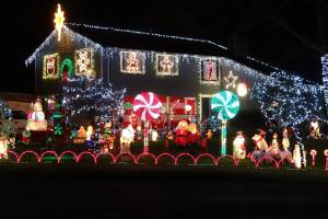 Holiday light show benefits Black Diamond Food Bank