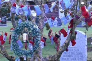 Act of kindness touched many at Enumclaw cemetery