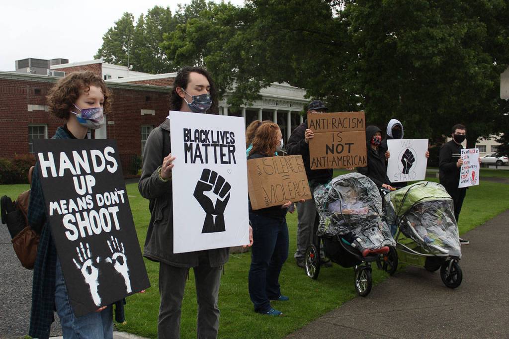 Photo by Ray Miller-Still