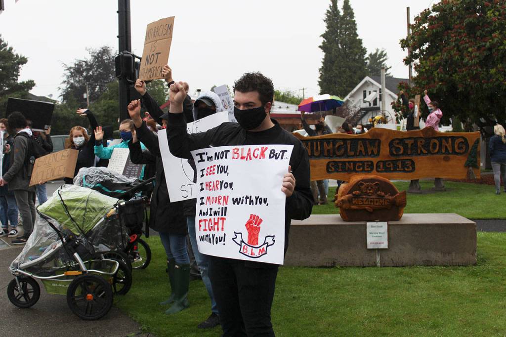 Photo by Ray Miller-Still