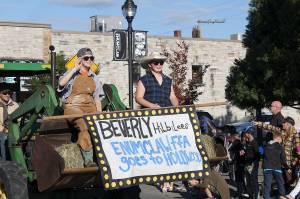 Photos by Ray Miller-Still
Enumclaw school district students, athletes, and homecoming royalty paraded down Cole Street last Friday before the big game later that night and, of course, the Homecoming Dance.