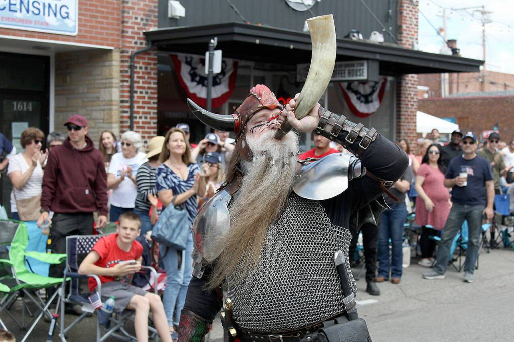 Photo by Ray Miller-Still