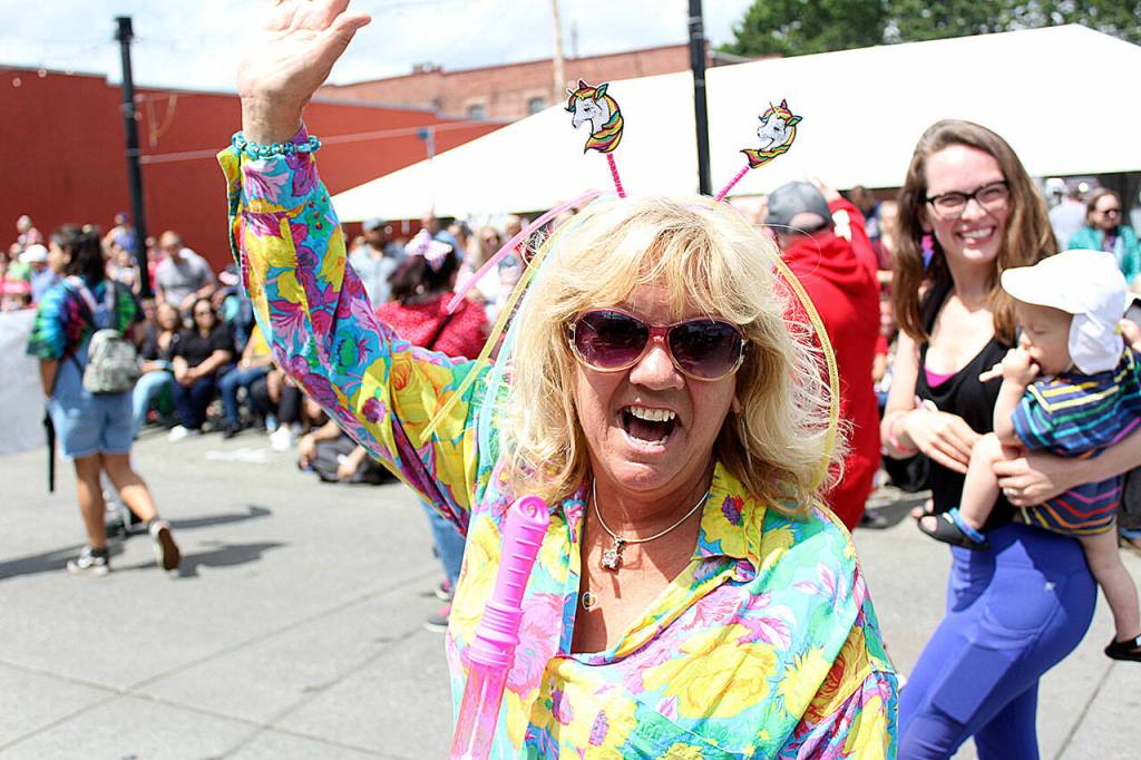 Photo by Ray Miller-Still