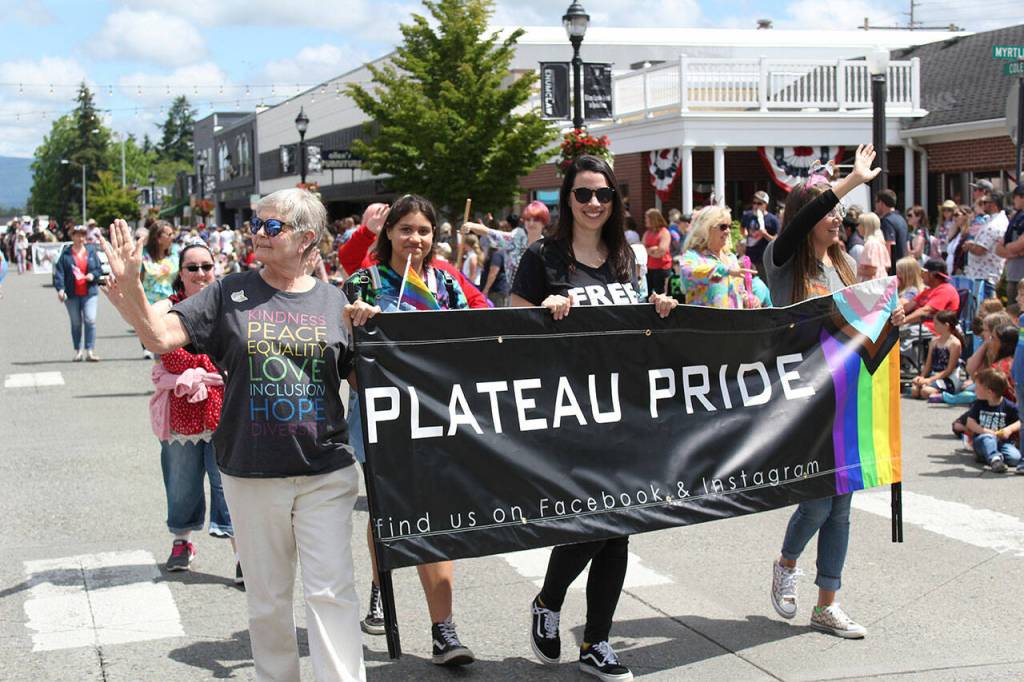 Photo by Ray Miller-Still