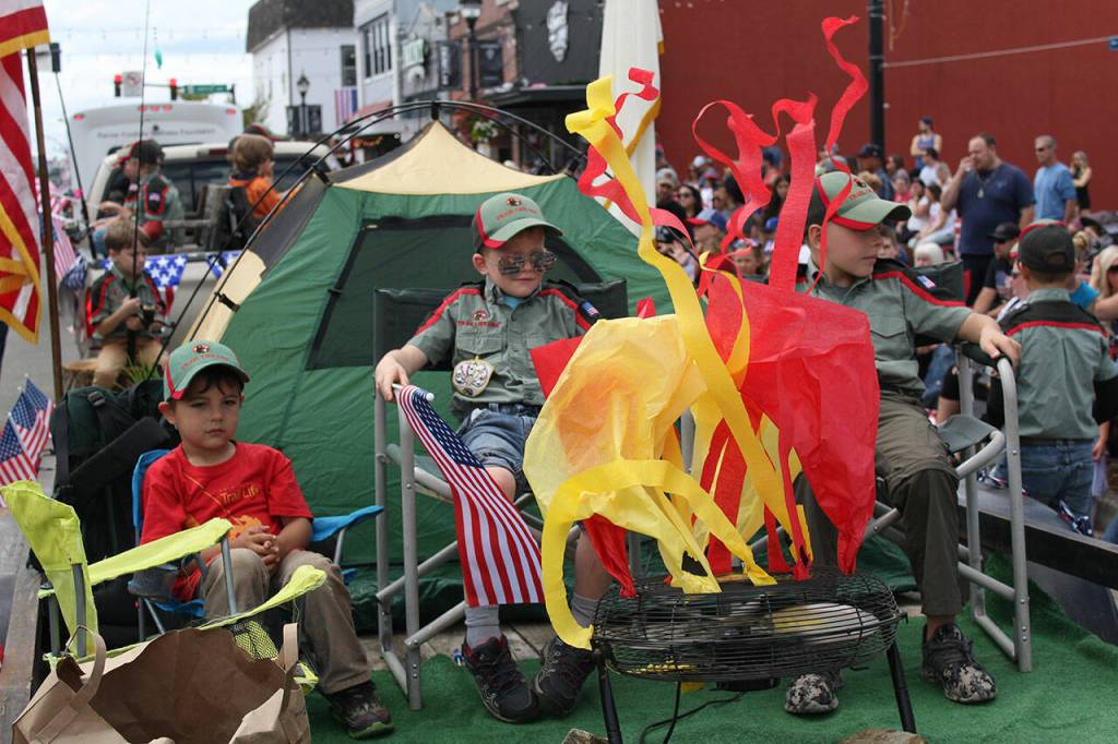 Photo by Ray Miller-Still