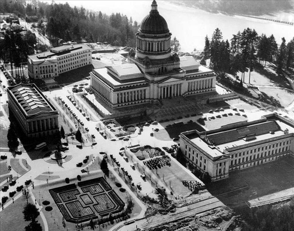 Photo by Asahel Curtis, Courtesy UW Special Collections (CUR1641)
Washingtons Capitol buildings dome is made of Wilkeson sandstone. The dome helps the building reach 287 feet tall, making it the tallest masonry dome in North America. Pictured here is the Washington State Capitol grounds, February 24, 1939.