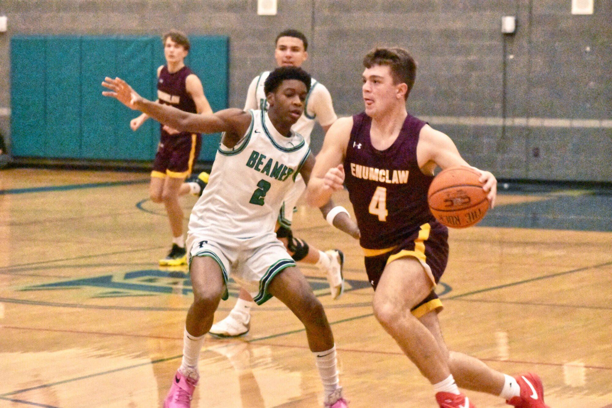 Enumclaw Highs Kannon Kuzaro drives to the hoop during the second half of the Hornets victory Jan. 3 at Todd Beamer High. PHOTO BY KEVIN HANSON