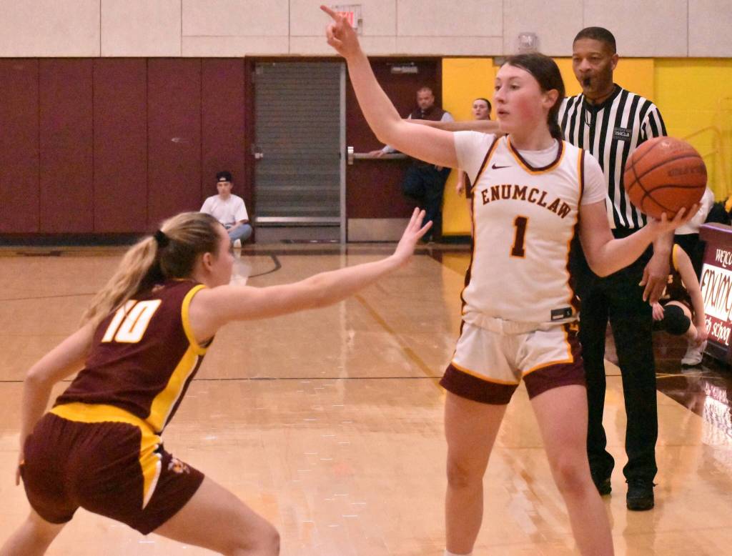 Kaidyn Johnson (#1#) earned postseason honors last year and returns to help guide the EHS girls as a junior.