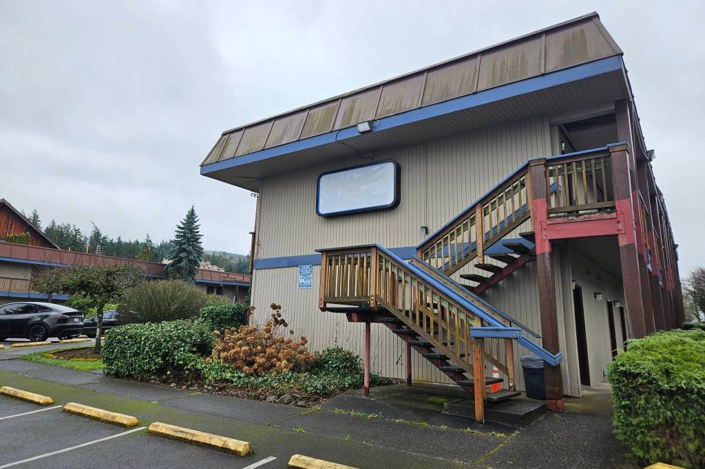 Crystal Mountain purchases inn for employee housing