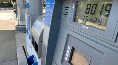 Photo by Bill Lucia/Washington State Standard
Gas prices in Washington are among the highest in the country. The states gas tax will rise by 1.1 cents on July 1.