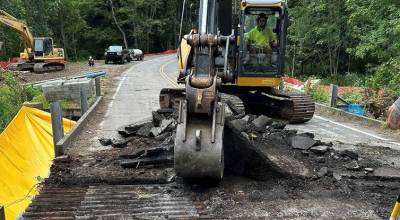 Crews demolishing the existing Boise X 3055A Bridge on June 8. Photo courtesy King County